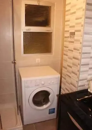 شقة Cozy In Fuengirola! Baesta Laege فوينخيرولا